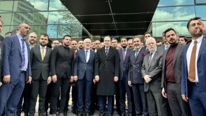 Fatih Erbakan, cumhurbaşkanı adayı olmak için YSK'ya başvurdu