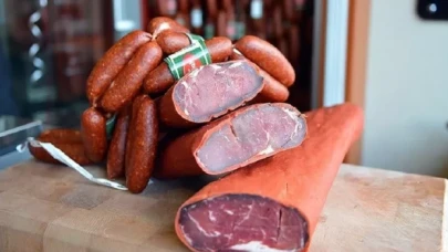 Gıda Denetçileri Derneği açıkladı: 'Sucuk yerine ot yediriyorlar'