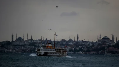 İstanbul'da lodos nedeniyle bazı vapur seferleri yapılamıyor