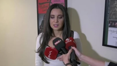 Karsu: Üzüldüğüme bile utanıyorum çünkü ben yaşamadım o depremi, bu böyle olmamalıydı!