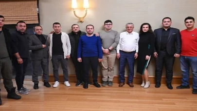 Kemer Belediyesi Başkanı Necati Topaloğlu, Kemer Arama Kurtarma Gönüllüleri ile iftar yemeğinde bir araya geldi