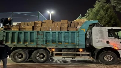 Manisa Büyükşehir’den Yayladağı ve Altınözü’ne erzak desteği