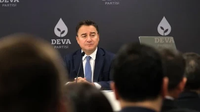 Ali Babacan: 14 Mayıs’ta milletin önünde iki seçenekli referandum olacak; fakirlik mi, zenginlik mi; otoriterlik mi, demokrasi mi?