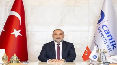 Başkan Sandıkçı: “Kadir gecesi, feyz ve bereketiyle bizlere gelen, af ve mağfiret kapılarının ardına kadar açıldığı gecedir”