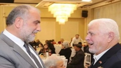 Başkan Sandıkçı: “Şanlı bayrağımızın altında huzurlu ve özgür bir şekilde yaşıyorsak bunu aziz şehitlerimize ve kahraman gazilerimize borçluyuz”