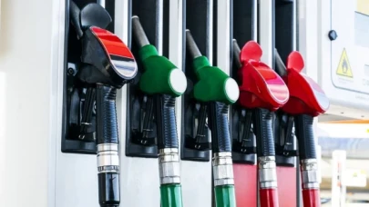 Benzine ve motorine indirim geldi