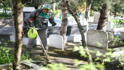 Çayırova’nın mezarlıkları bayrama hazır