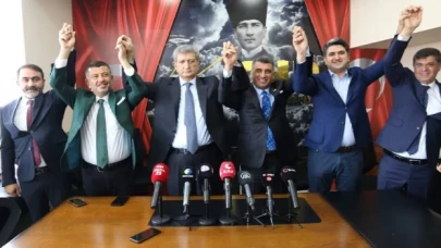 Elazığ’da iki isim adaylığını geri çekti