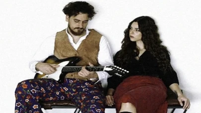 Evrencan Gündüz ve Naz Özgülüş’ten Etkileyici Düet: ”Çare Ol Bana”