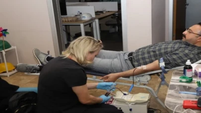 İSU personelinden Kızılay’a kan bağışı