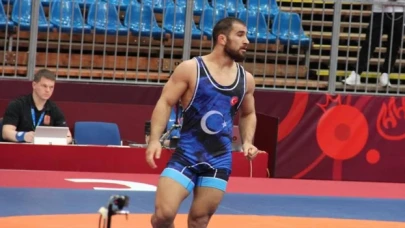 Milli güreşçi Feyzullah Aktürk, üst üste ikinci kez Avrupa şampiyonu