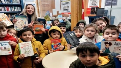 Minik Öğrencilerin Kütüphane Heyecanı