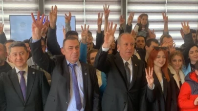 Muharrem İnce, partisinin selamlama işaretini tanıttı