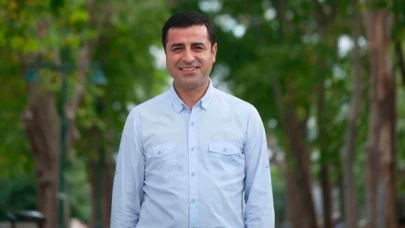 Selahattin Demirtaş da 'seccade' tartışmasına katıldı