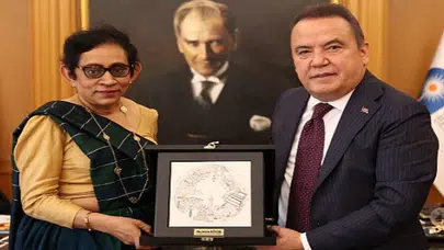 Sri Lanka Büyükelçisi’nden Başkan Böcek’e ziyaret