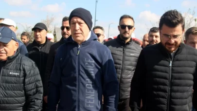 Bakan Akar: 40 yıldır başına musallat olan beladan asil milletimizi kurtaracağız