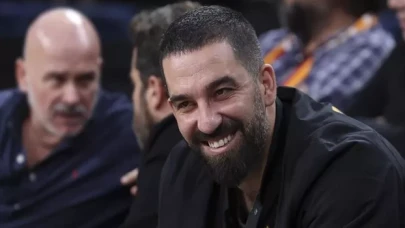 Barcelona'ya Arda Turan transferinden ceza