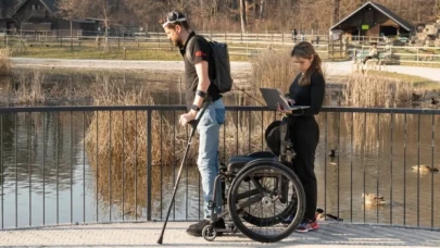 Beyin implantları felçli adamı yeniden ayağa kaldırdı