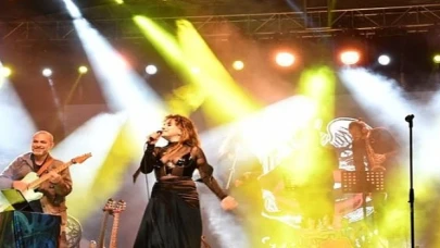 Çiğli 19 Mayıs’ı Ceylan Ertem Konseri ile kutladı