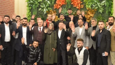 Gelecek Partisi'nden istifa eden 300 kişi AK Parti'ye katıldı