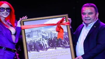 Gülşen Antalyalıları coşturdu