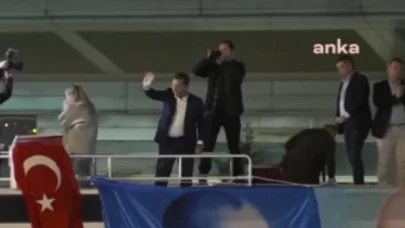 İstanbulluların havalimanında karşıladığı İmamoğlu: Güler yüzünüzü sakın yüzünüzden eksiltmeyin