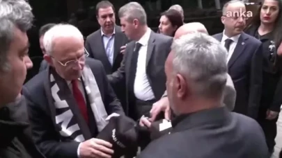 Kemal Kılıçdaroğlu, Sinan Ateş'in mezarını ziyaret etti