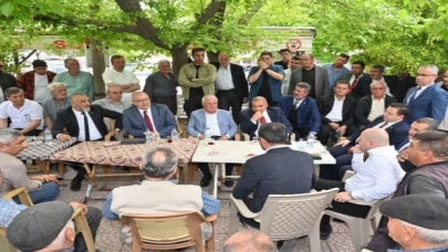 Manisalı vekiller vatandaşlarla buluştu