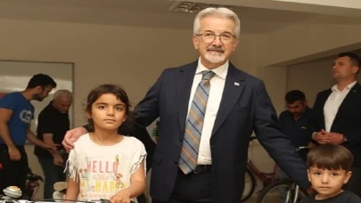 Onarılan bisikletler depremzede çocukları mutlu etti