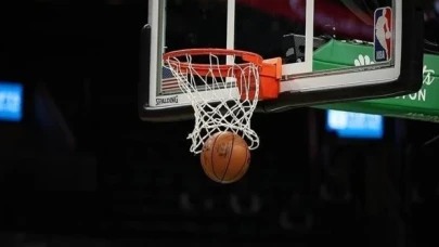 Son NBA finalisti Celtics adını konferans finaline yazdırdı