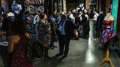 Avustralya’nın yerli tekstil sanatı ve genç yeteneklerin 'Dokuma Eninde ve Ötesinde Giysiler’ projesi İstanbul’da sanatseverlerle buluşuyor