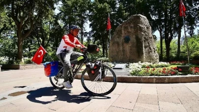 Cumhuriyet’in 100. yılı anısına Sivas’tan Karşıyaka’ya pedalladı