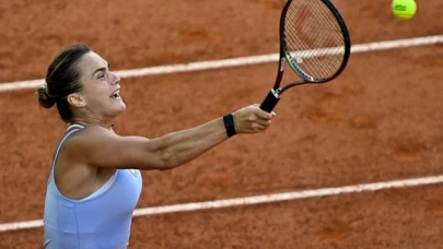 Fransa Açık'ta Sabalenka ile Muchova yarı finale yükseldi
