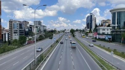 İstanbul'da yollar boş kaldı: Yoğunluk yüzde 2'ye kadar düştü