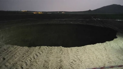 Konya’da 25 metre çapında, 15 metre derinliğinde obruk oluştu