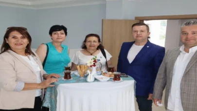 Marmaris’te seçim küskünleri barıştı