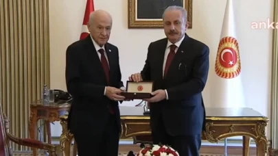 MHP lideri Bahçeli, Meclis Başkanı Şentop'tan görevi geçici olarak devraldı