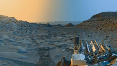NASA'nın Curiosity'sinden çarpıcı Mars panoraması