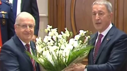 Yaşar Güler görevini Hulusi Akar'dan devraldı