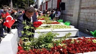 15 Temmuz Şehitleri İBB önünde anıldı