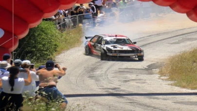 52 otomobil sporcusundan Şahintepe’de büyük çekişme