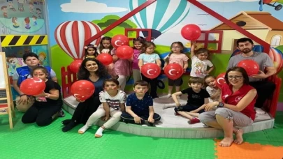 Bilecik Pazaryeri’nde çocuklar boya yaparak eğlendi