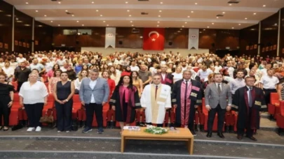 ERÜ Eczacılık Fakültesi yeni mezunlarını verdi