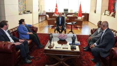 Kemal Kılıçdaroğlu, KESK heyetini kabul etti