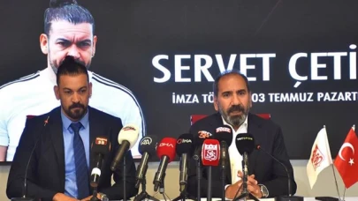 Servet Çetin, Sivasspor'a imzayı attı
