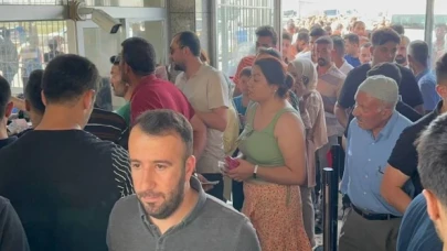 Telefon harcı zammına yakalanmak istemeyenler, sınır kapısına koştu