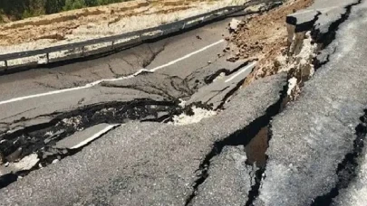 Uşak'ta seçimden bir hafta önce açılan yol çöktü