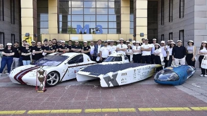 Zorlu Enerji’nin desteklediği İTÜ ZES Güneş Arabası Ekibi, Osmangazi Üniversitesi Mavera Teknoloji Takımı ve Eskişehir Teknik Üniversitesi Hidroana Takımı Eskişehir’de buluştu