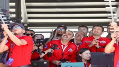 Gençler roketleri ateşledi!