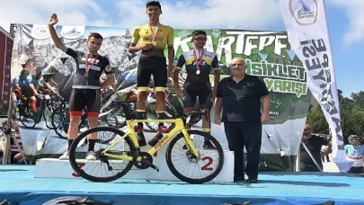 Kartepe’de nefes kesen bisiklet yarışı